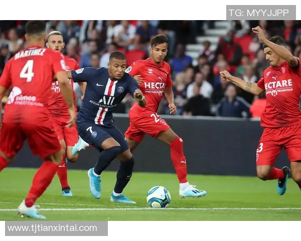 尼马攻破门荒!巴黎圣日耳曼3-0完胜亚眠,雄鹿豪取法甲榜首位置 尼马攻破门荒!巴黎圣日耳曼3-0完胜亚眠,雄鹿豪取法甲榜首位置